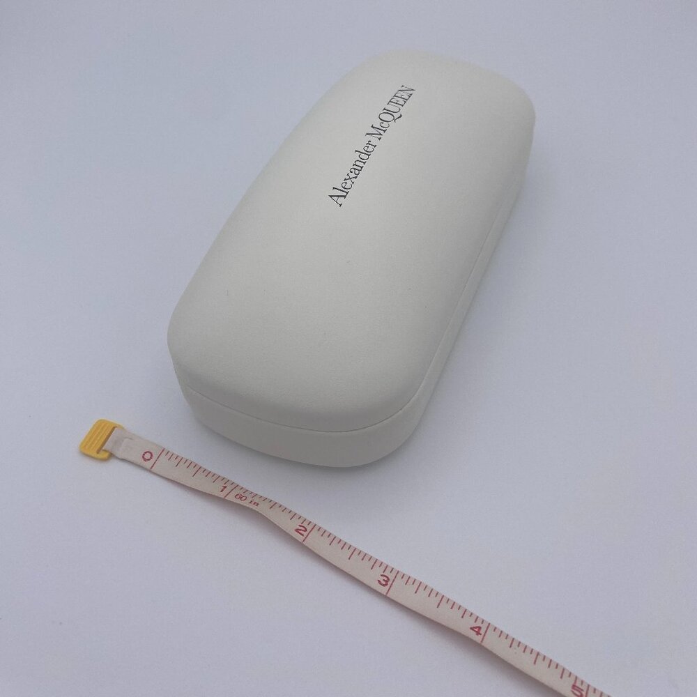 Alexander McQueen Sunglasses Case Set, White Hard Clamshell,Boxed,Cleaning Cloth - Picture 5 of 9